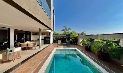 Alphaville I - Porteira fechada com 435m² de construção