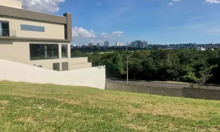 Reserva do paratehy - terreno com 714m² a venda em declive, vista livre app