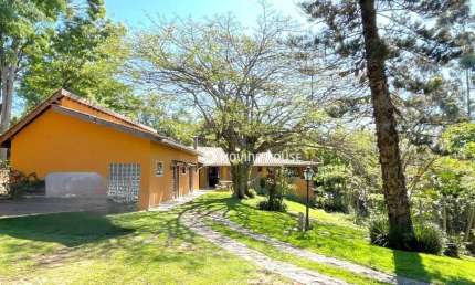 Casa à Venda Condomínio Clube de Campo Valinhos - Valinhos/SP
