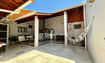 Casa à Venda no Condomínio Residencial Tabatinga em Valinhos/SP