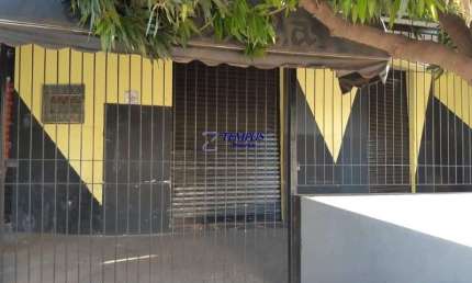 ÓTIMO PONTO COMERCIAL NO BAIRRO CID. JARDIM, ESQUINA, COM 2 PORTAS DE AÇO, DEVIDAMENTE ESTRUTURADO PARA COMERCIO.
