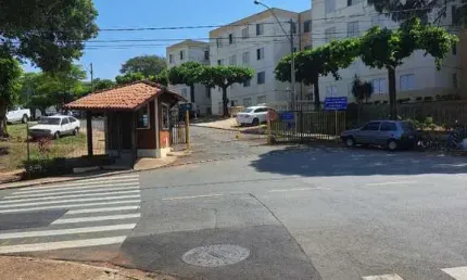 OPORTUNIDADE DE LOCAÇÃO EM APTO DE 3 QUARTOS NO COND. BANDEIRANTES, 2° ANDAR, ESTADO INPECAVEL.