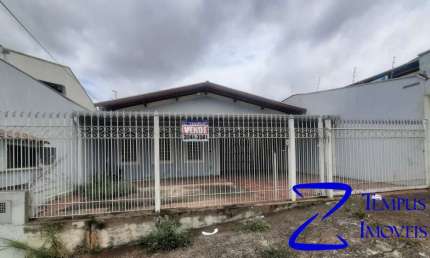 OPORTUNIDADE DE COMPRAR/ALUGAR CASA RES. OU COM. NO BAIRRO JARDIM AURELIA, 3 QUARTOS, 6 VAGAS E EDICULA COMPLETA NOS FUNDOS.