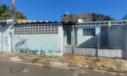 Aluguel de Casa na Vila Castelo Branco em Campinas-SP: 2 quartos, 1 sala, 2 vagas, 82m². Agende sua visita!