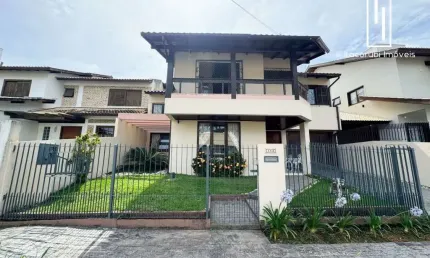 Casa com 3 quartos à venda na Rua Itabira, 154, Itacorubi, Florianópolis por R$ 1.900.000