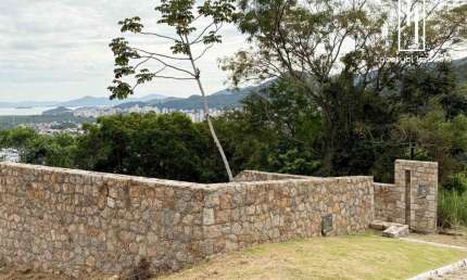 Terreno à venda na Servidão da Figueira Velha, 370, Córrego Grande, Florianópolis por R$ 700.000