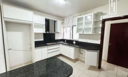 Apartamento com 3 quartos para alugar na Rua João Pio Duarte Silva, 682, Córrego Grande, Florianópolis por R$ 3.400