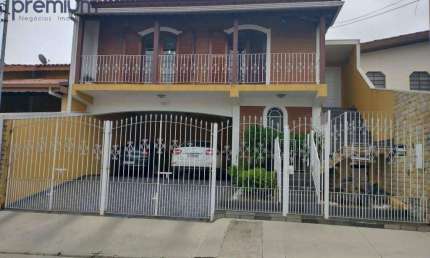 Casa com 3 dormitórios à venda, 194 m² por R$ 700.000 - Parque Brasil - Bragança Paulista/SP