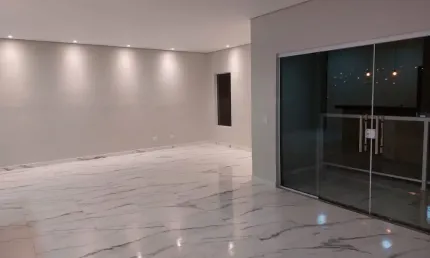 LINDA CASA EM CONDOMINIO FECHADO RESERVA DA MATA EM MONTE MOR