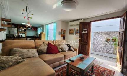 Casa mobiliada à venda com acabamento sofisticado e localização estratégica!
