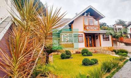 Casa com 3 dormitórios à venda, 300 m² por R$ 2.950.000,00 - Carlos Guinle - Teresópolis/RJ