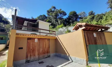 Casa com 3 dormitórios à venda, 165 m² por R$ 780.000,00 - Golfe - Teresópolis/RJ