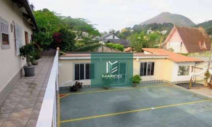 Casa com 3 dormitórios à venda, 200 m² por R$ 950.000,00 - Bom Retiro - Teresópolis/RJ