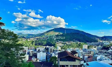 Casa com 3 dormitórios à venda, 122 m² por R$ 450.000 - Panorama - Teresópolis/RJ