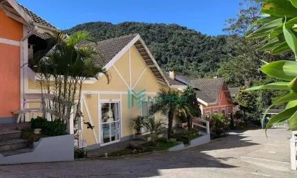 Casa com 3 dormitórios à venda, 111 m² por R$ 590.000,00 - Granja Guarani - Teresópolis/RJ