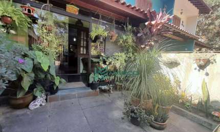 Casa com 3 dormitórios à venda, 69 m² por R$ 390.000 - Albuquerque - Teresópolis/RJ