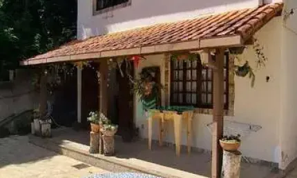 Casa com 3 dormitórios à venda, 115 m² por R$ 500.000 - Albuquerque - Teresópolis/RJ