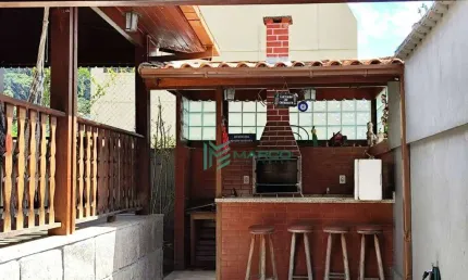 Casa com 4 dormitórios à venda, 101 m² por R$ 1.000.000 - Várzea - Teresópolis/RJ