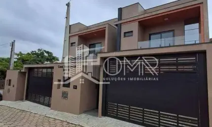 SOBRADO LOCALIZADO NO CENTRO E PRÓXIMO À PRAIA DE BARRA VELHA