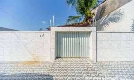 Casa com 3 quartos para alugar na Rua Jiló, 110, Lagoa Redonda, Fortaleza