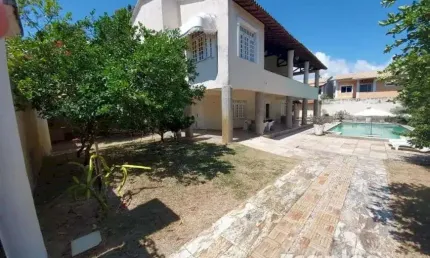 Casa com 3 quartos para alugar na Rua Francisco Assis Bedê Ciriaco, 440, Cararu, Eusébio