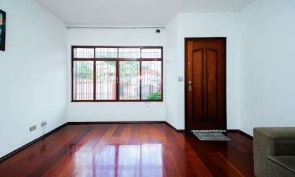 Casa tipo para venda com 5 quartos, sendo 1 suíte, 247m²