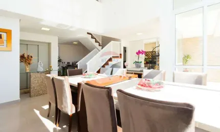 Duplex para venda com 4 quartos, sendo 3 suítes, 315m²
