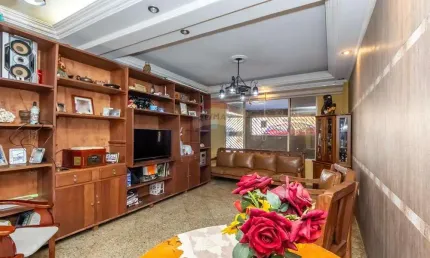 Sobrado para venda com 3 quartos, sendo 3 suítes, 325m²