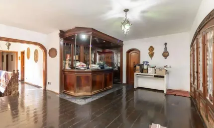 Sobrado para venda com 4 quartos, sendo 4 suítes, 450m²