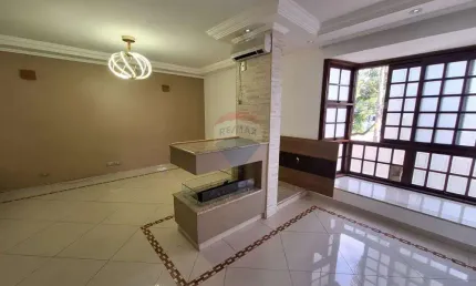 Casa com 3 quartos para alugar na Rua Capricho, 1214, Vila Nivi, São Paulo