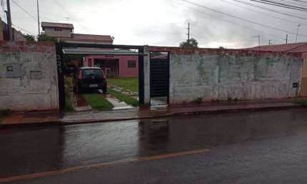 Térrea para venda possui 90 metros quadrados com 3 quartos