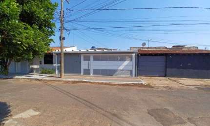 Térrea para venda possui 170 metros quadrados com 3 quartos