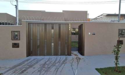 Casa térrea para venda com 106 metros quadrados com excelente acabamento, pé direito 3,80m.