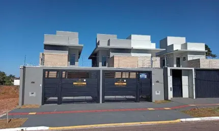 Sobrado para venda com 135 metros quadrados com 3 quartos em Jardim Montevidéu - Campo Grande - MS