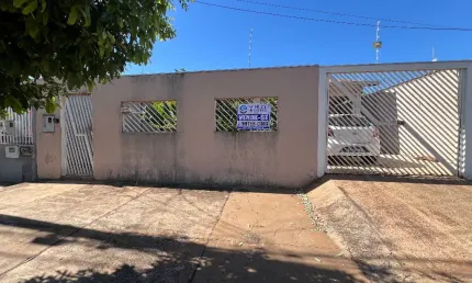 Casa com cômodos amplos, varanda gourmet e suíte – Conforto e espaço para sua família!