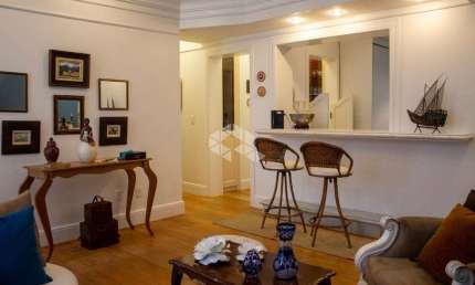 Apartamento à Venda no Centro de Florianópolis - Em Frente à Praça dos Bombeiros