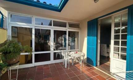 Casa residencial ampla e plana com 4 dormitórios em Coqueiros - Florianópolis
