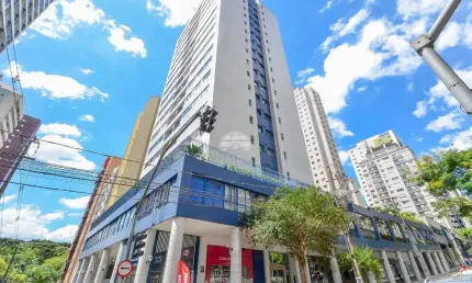 Conjunto comercial localizada no bigorrilho, no edifício comercial west center.