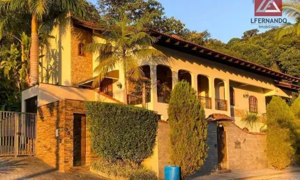 Casa com 3 dormitórios, sendo 1 suíte à venda, 576 m² por R$ 2.990.000 - Velha - Blumenau/SC
