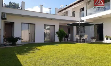 Casa com 3 dormitórios, sendo 1 suíte à venda, 219 m² por R$ 1.400.000 - Centro - Blumenau/SC