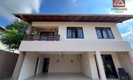 Casa com 3 dormitórios, sendo 1 suíte à venda, 250 m² por R$ 1.200.000 - Água Verde - Blumenau/SC
