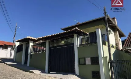 Casa com 3 dormitórios, sendo 1 suíte à venda, 217 m² por r$ 990.000 - água verde - blumenau/sc