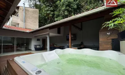 Casa com 3 dormitórios, sendo 2 suítes à venda, 163 m² por R$ 1.097.000 - Tribess - Blumenau/SC