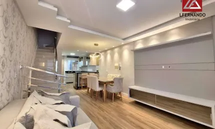 Sobrado com 2 dormitórios, sendo 02 suítes para alugar com aprox. 81 m² - Água Verde - Blumenau/SC