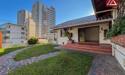 Casa comercial com 6 salas para alugar no Garcia, Blumenau 
