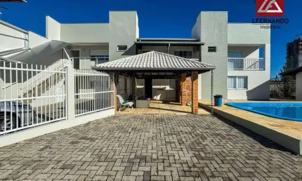Casa com 5 dormitórios, sendo 3 suítes  à venda, 250 m² por R$ 2.650.000 - Armação - Penha/SC