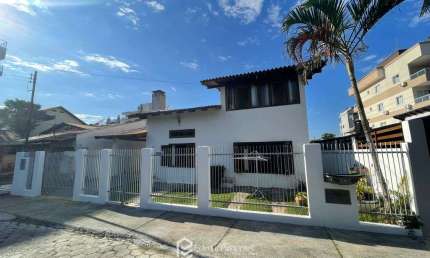 Casa com 4 quartos à venda na Rua Manjuba, 150, Centro, Bombinhas