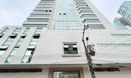 Apartamento a venda quadra mar com 4 suítes na meia praia em itapema-sc