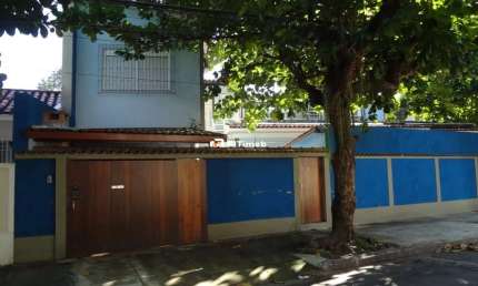 Casa para Aluguel em São Francisco, Niterói – Ideal para Comércio ou Residência, 5+ Quartos, 5+ Banheiros, 2 Vagas de Garagem
