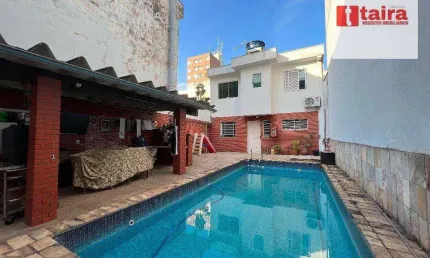Casarão com Piscina / 3 suítes  / 4 vagas / espaços amplos